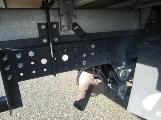 三菱ふそうキャンターアルミバン小型（2t・3t）[写真09]