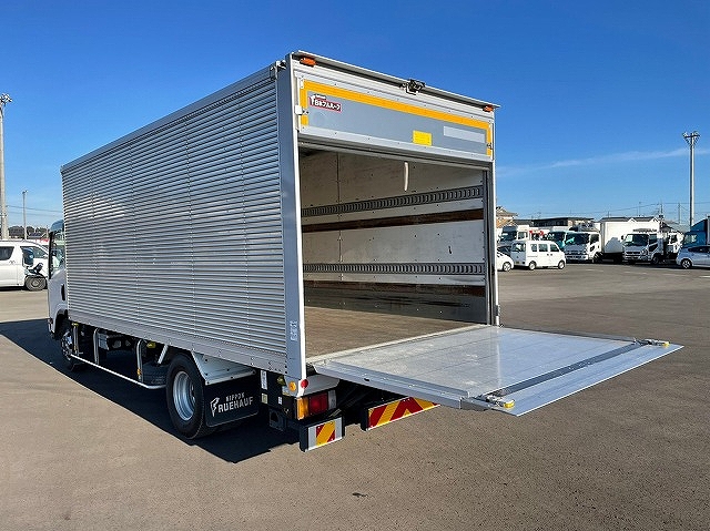 いすゞエルフアルミバン小型（2t・3t）[写真10]