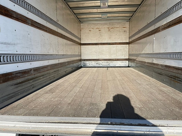 いすゞエルフアルミバン小型（2t・3t）[写真11]