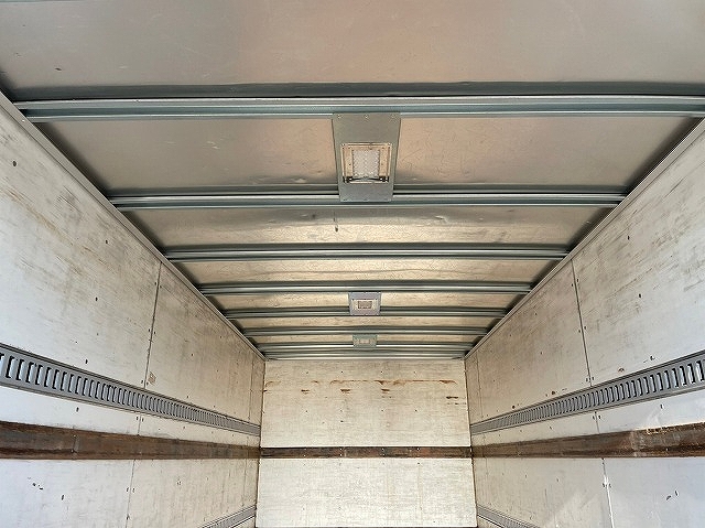 いすゞエルフアルミバン小型（2t・3t）[写真12]