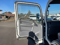 いすゞエルフアルミバン小型（2t・3t）[写真19]