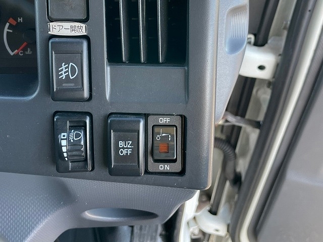 いすゞエルフアルミバン小型（2t・3t）[写真28]