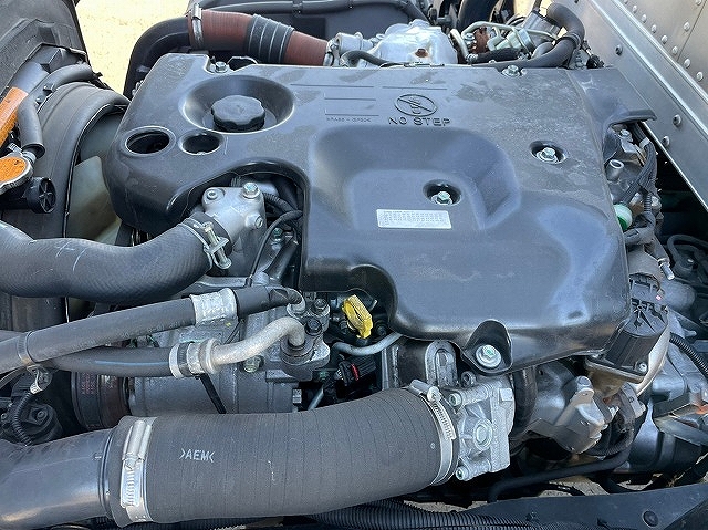 いすゞエルフアルミバン小型（2t・3t）[写真32]