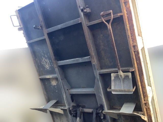 三菱ふそうキャンターダンプ小型（2t・3t）[写真13]