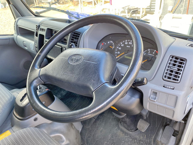 トヨタダイナ平ボディ小型（2t・3t）[写真33]