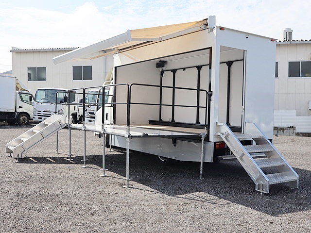 いすゞエルフイベントカー小型（2t・3t）[写真10]