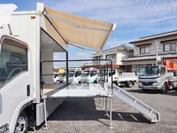 いすゞエルフイベントカー小型（2t・3t）[写真13]