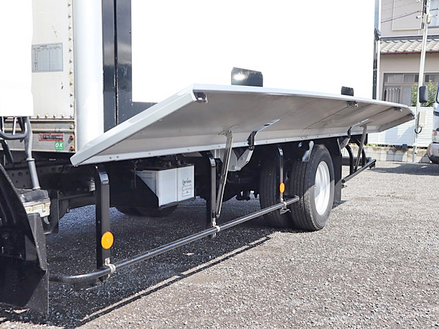 いすゞエルフイベントカー小型（2t・3t）[写真17]