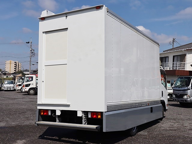 いすゞエルフイベントカー小型（2t・3t）[写真02]