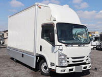 いすゞエルフイベントカー小型（2t・3t）[写真04]