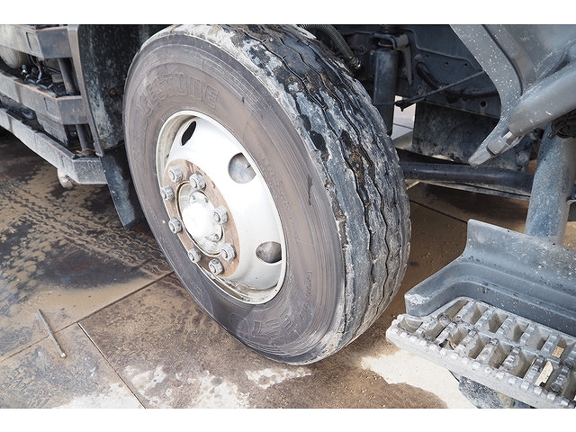 いすゞギガダンプ大型（10t）[写真16]