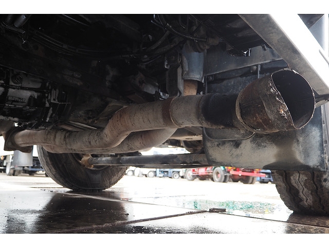 いすゞギガダンプ大型（10t）[写真18]