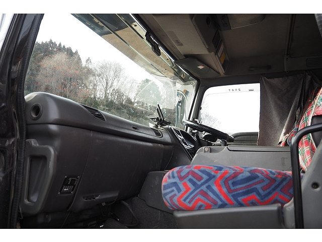 いすゞギガダンプ大型（10t）[写真31]