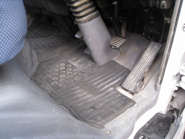 三菱ふそうキャンター高所作業車小型（2t・3t）[写真12]