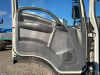 いすゞエルフ冷凍車（冷蔵車）小型（2t・3t）[写真23]