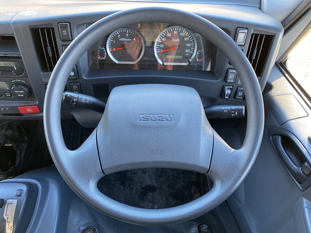 いすゞエルフ冷凍車（冷蔵車）小型（2t・3t）[写真30]