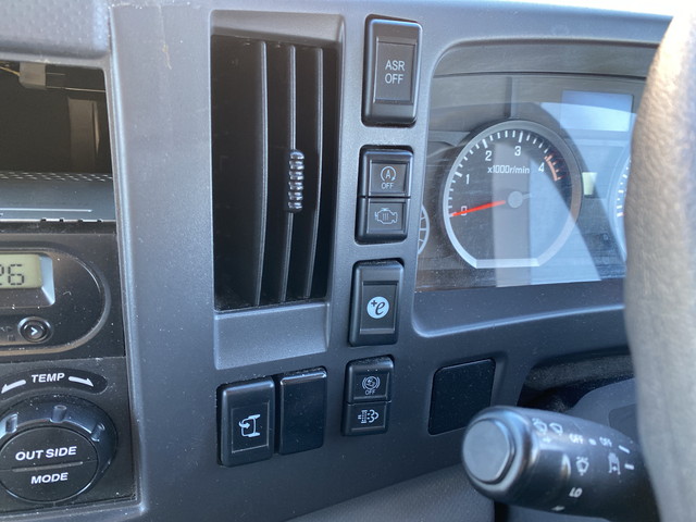 いすゞエルフ冷凍車（冷蔵車）小型（2t・3t）[写真34]