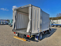 いすゞエルフ冷凍車（冷蔵車）小型（2t・3t）[写真03]