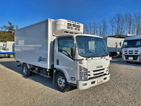 いすゞエルフ冷凍車（冷蔵車）小型（2t・3t）[写真04]