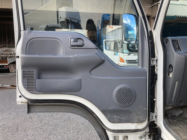 いすゞエルフダブルキャブ（Wキャブ）小型（2t・3t）[写真20]