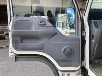 いすゞエルフダブルキャブ（Wキャブ）小型（2t・3t）[写真20]