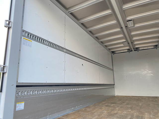 三菱ふそうファイターアルミウイング中型（4t）[写真14]