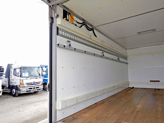 日野デュトロパネルバン小型（2t・3t）[写真10]