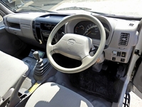 日野デュトロパネルバン小型（2t・3t）[写真15]