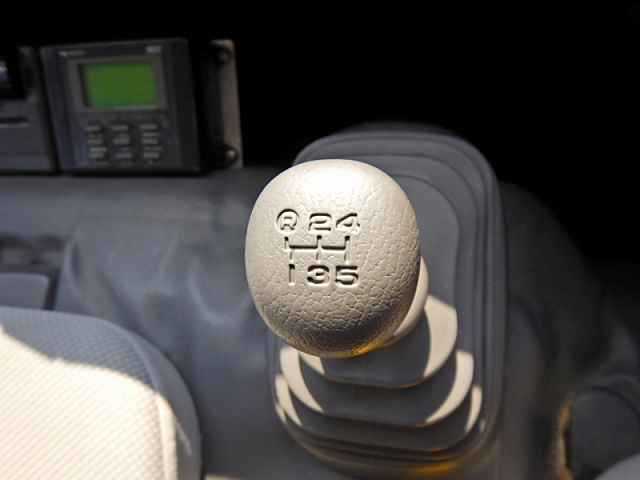 日野デュトロパネルバン小型（2t・3t）[写真17]