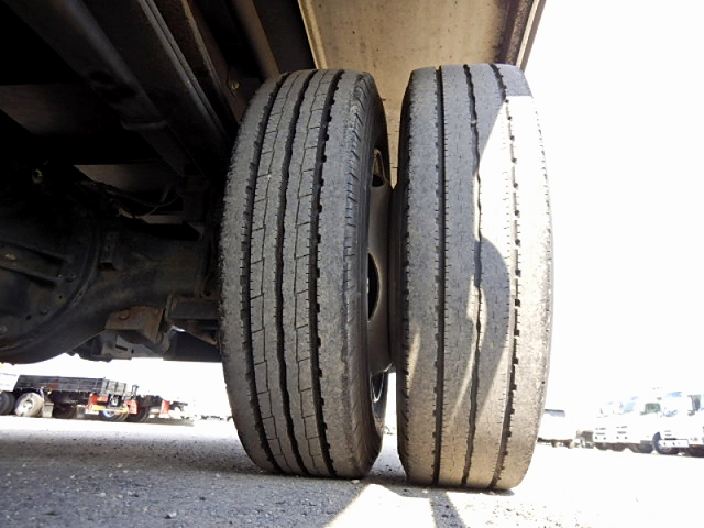 日野デュトロパネルバン小型（2t・3t）[写真20]