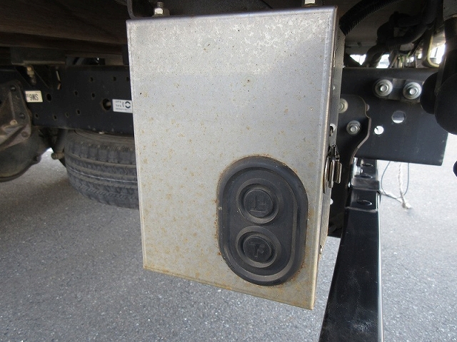 いすゞエルフ幌ウイング小型（2t・3t）[写真11]