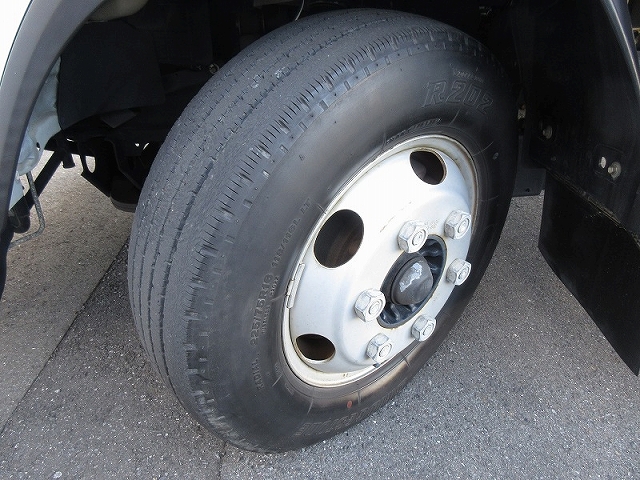 いすゞエルフ幌ウイング小型（2t・3t）[写真21]