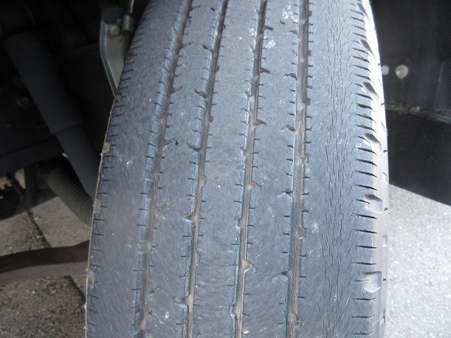 いすゞエルフ幌ウイング小型（2t・3t）[写真22]