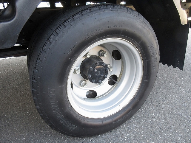 いすゞエルフ幌ウイング小型（2t・3t）[写真23]