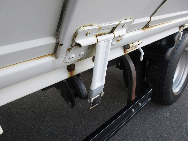 いすゞエルフ幌ウイング小型（2t・3t）[写真37]