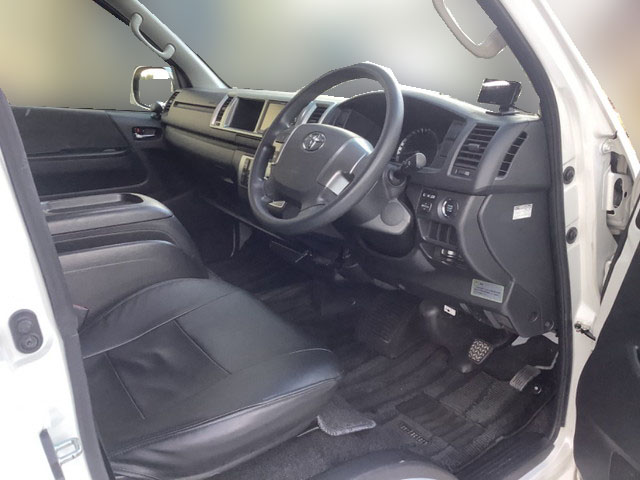 トヨタハイエースキャンピングカー小型（2t・3t）[写真12]