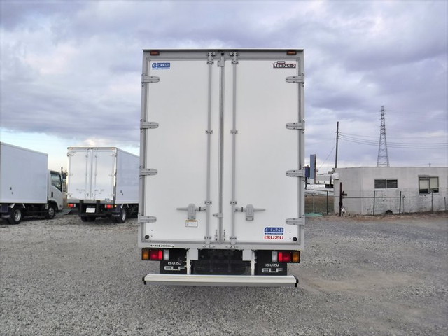 いすゞエルフアルミバン小型（2t・3t）[写真11]