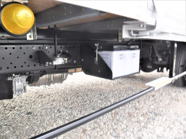 いすゞエルフアルミバン小型（2t・3t）[写真15]