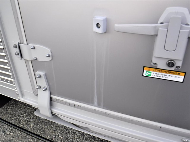 いすゞエルフアルミバン小型（2t・3t）[写真18]