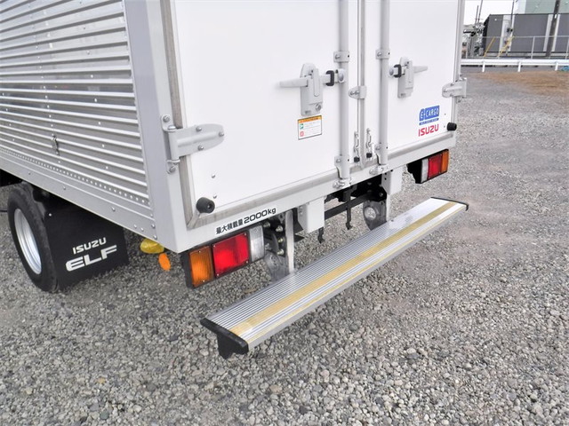 いすゞエルフアルミバン小型（2t・3t）[写真19]