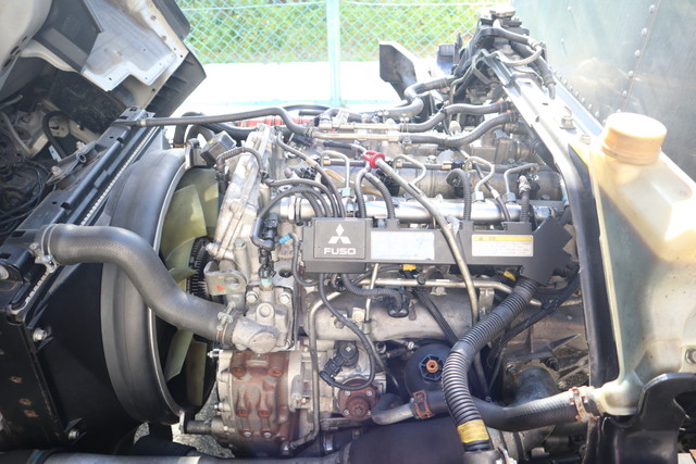 三菱ふそうキャンターアルミバン小型（2t・3t）[写真16]