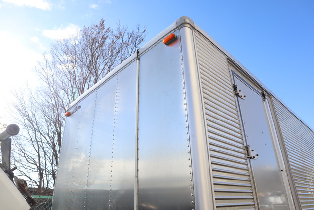 三菱ふそうキャンターアルミバン小型（2t・3t）[写真19]