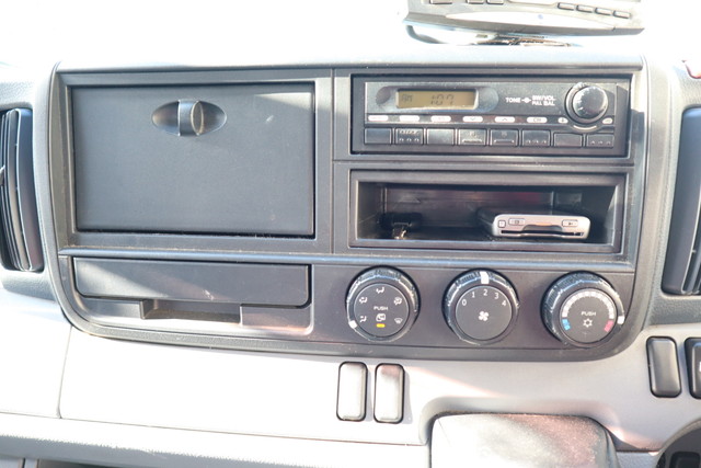 三菱ふそうキャンターアルミバン小型（2t・3t）[写真25]