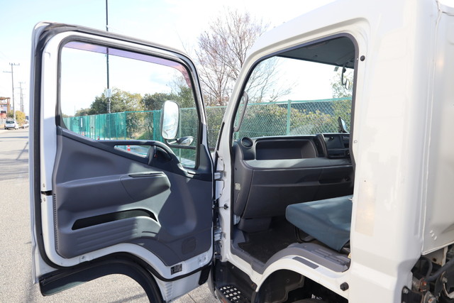 三菱ふそうキャンターアルミバン小型（2t・3t）[写真07]