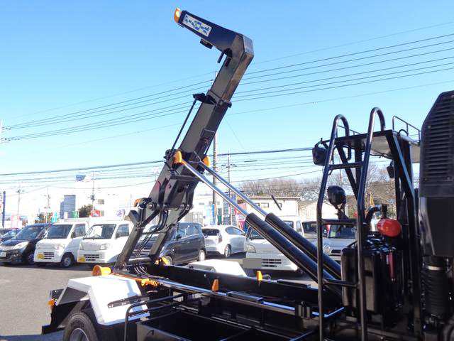 UDトラックスコンドルコンテナ専用車中型（4t）[写真05]