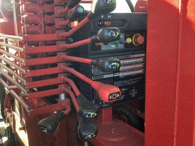 いすゞフォワードセルフクレーン4段増トン（6t・8t）[写真13]