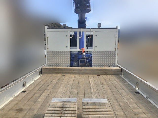 UDトラックスコンドルセルフクレーン4段増トン（6t・8t）[写真14]