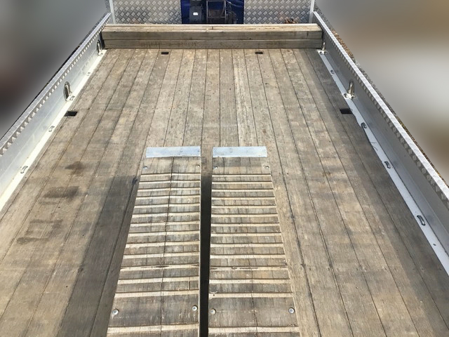 UDトラックスコンドルセルフクレーン4段増トン（6t・8t）[写真16]