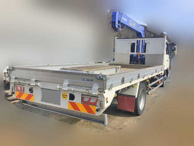 UDトラックスコンドルセルフクレーン4段増トン（6t・8t）[写真02]