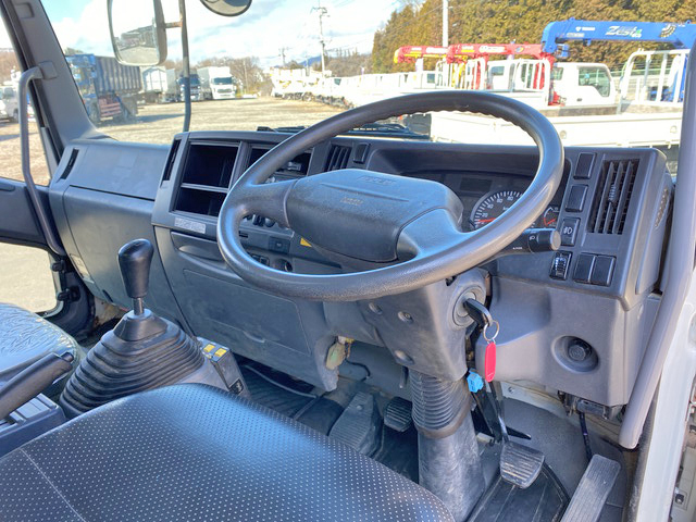 いすゞフォワード深ダンプ（土砂禁ダンプ）中型（4t）[写真34]